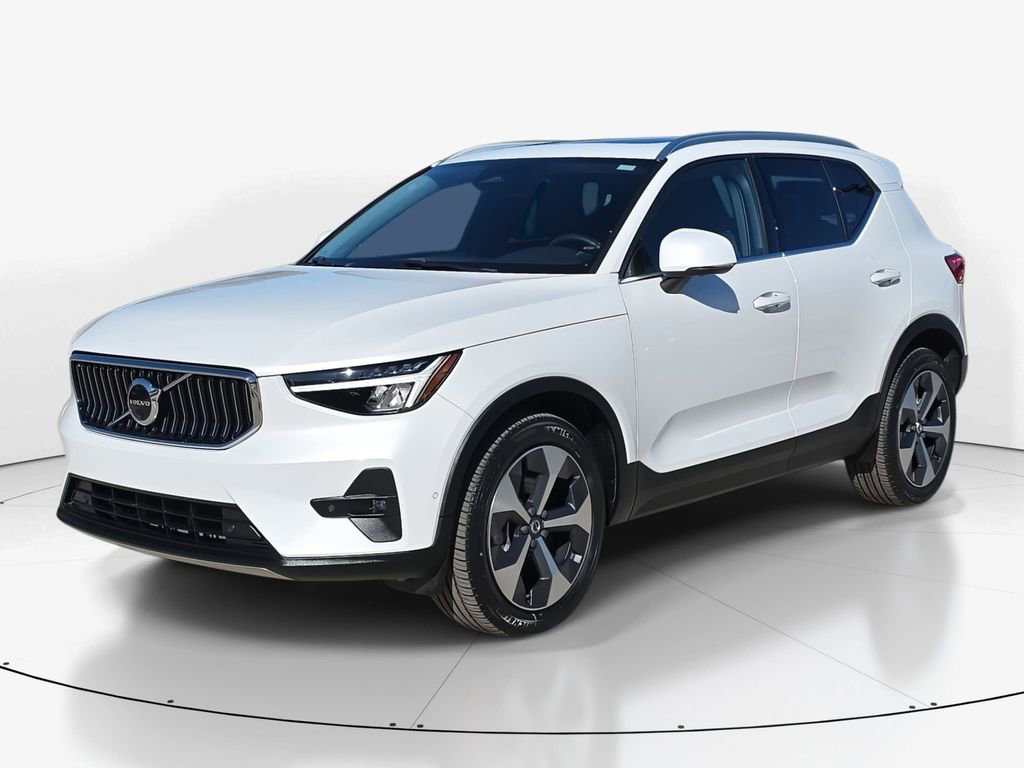Used 2023 Volvo XC40 B5 Plus w/ Driver Assist Package image 10