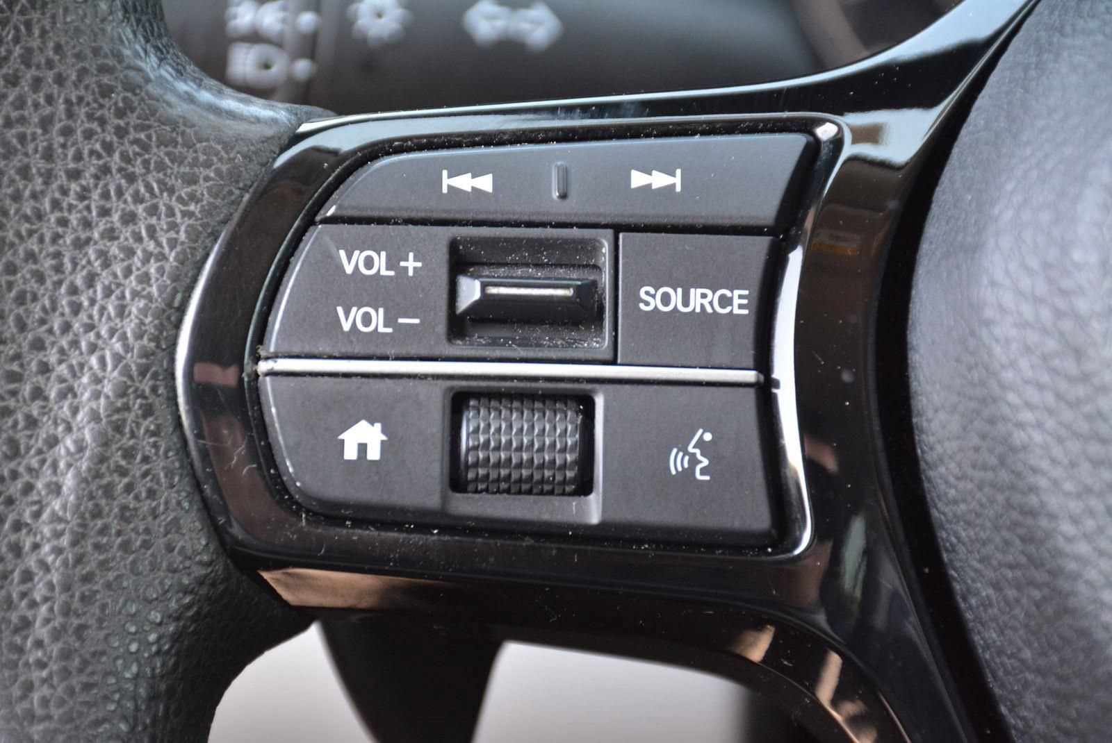 Used 2023 Honda Pilot LX image 29