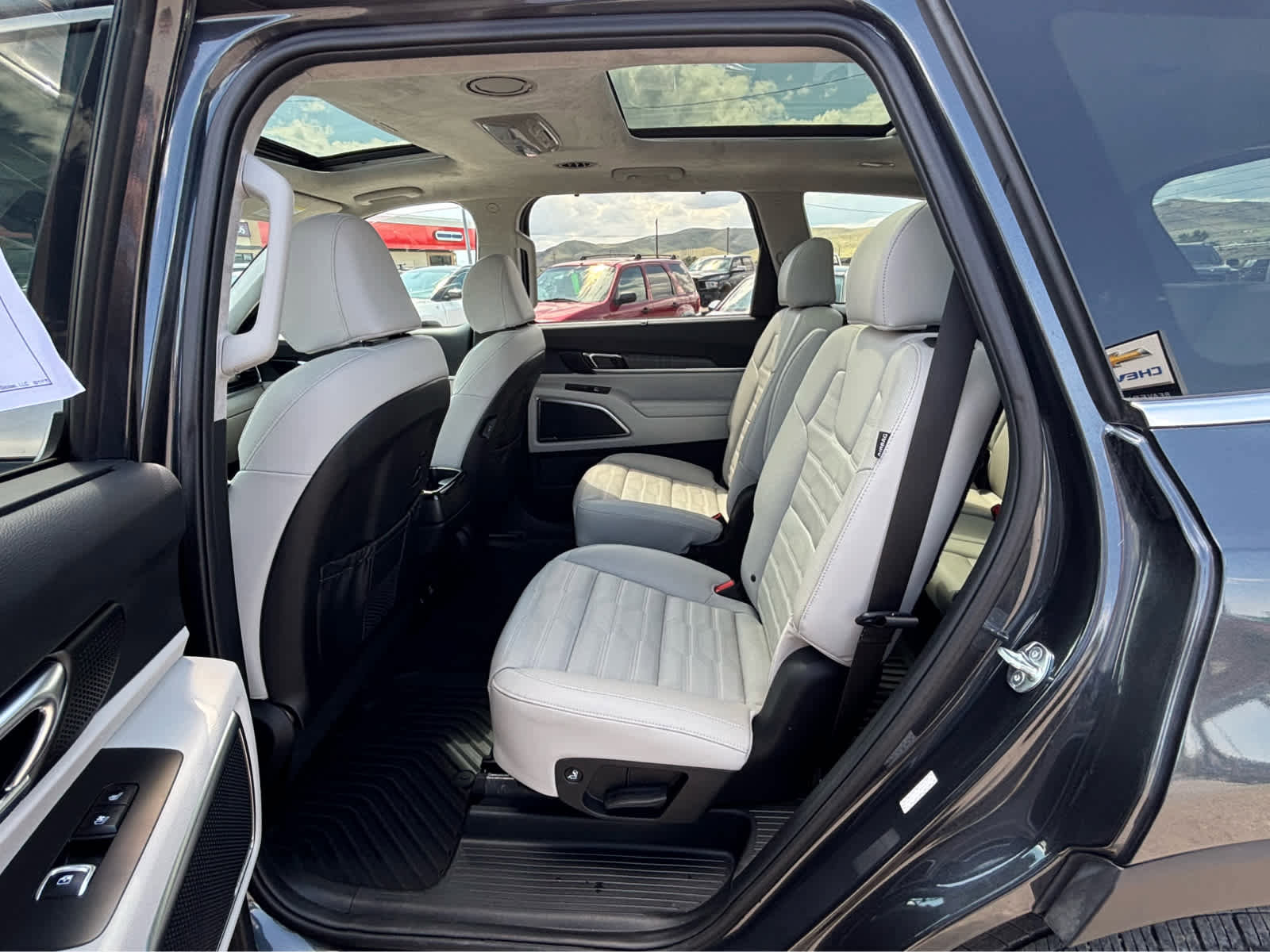 Used 2023 Kia Telluride SX Prestige image 32