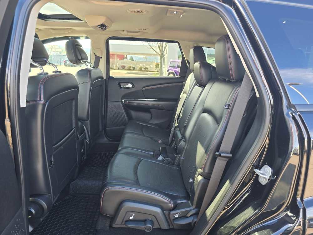 Used 2015 Dodge Journey R/T w/ Flexible Seating Group image 15