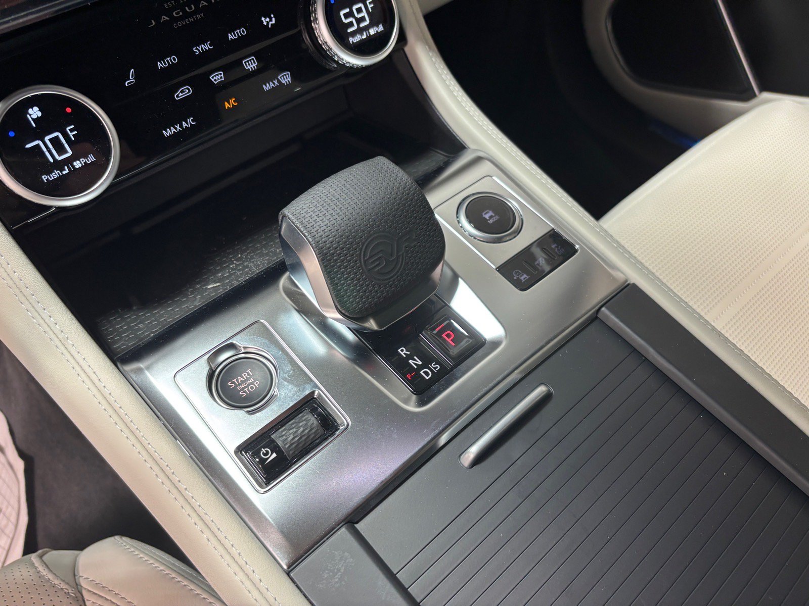 New 2026 Jaguar F-PACE SVR 575 Edition AWD/4WD image 14