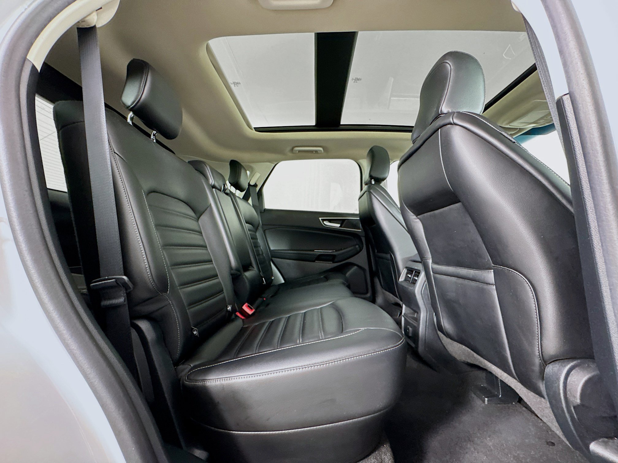 Used 2020 Ford Edge SEL w/ Cold Weather Package AWD/4WD image 29
