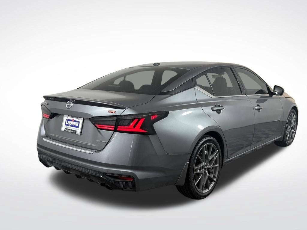 Used 2023 Nissan Altima 2.0 SR FWD video 4