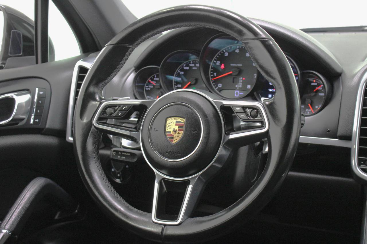 Used 2016 Porsche Cayenne image 42