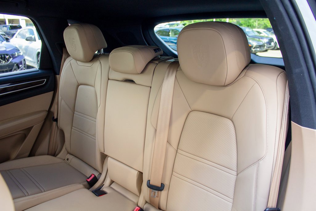 Used 2022 Porsche Cayenne S Platinum image 22