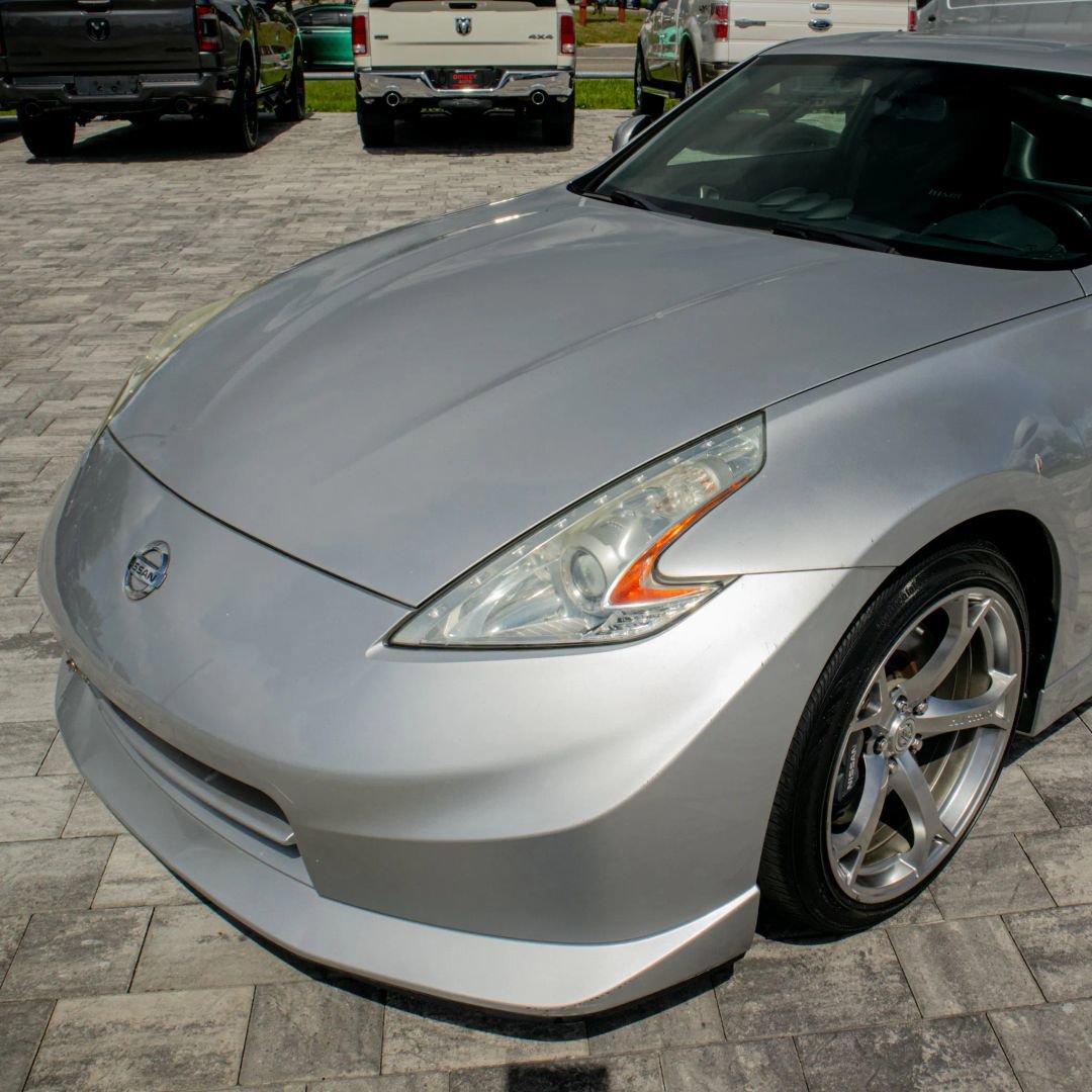 Used 2009 Nissan 370Z NISMO RWD image 10