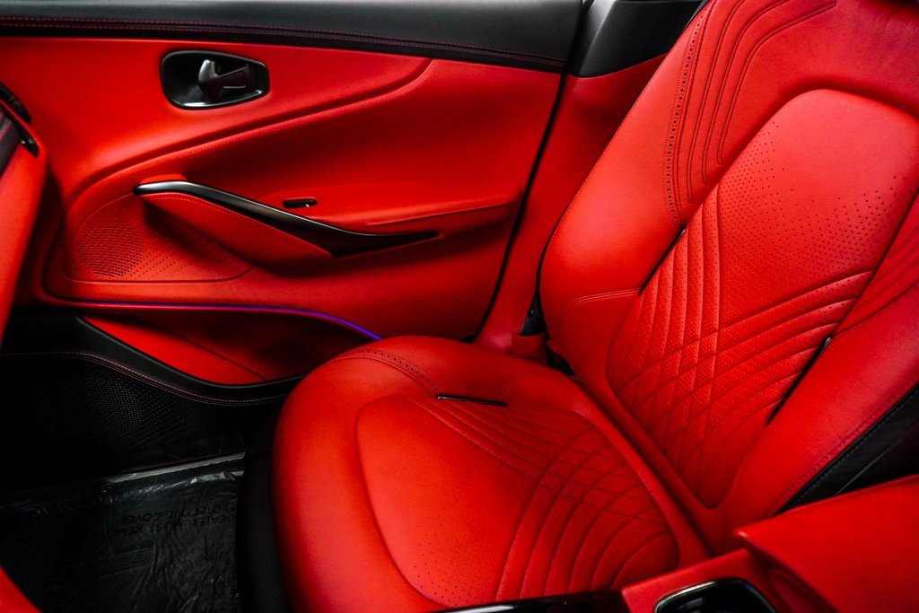 Used 2021 Aston Martin DBX image 43