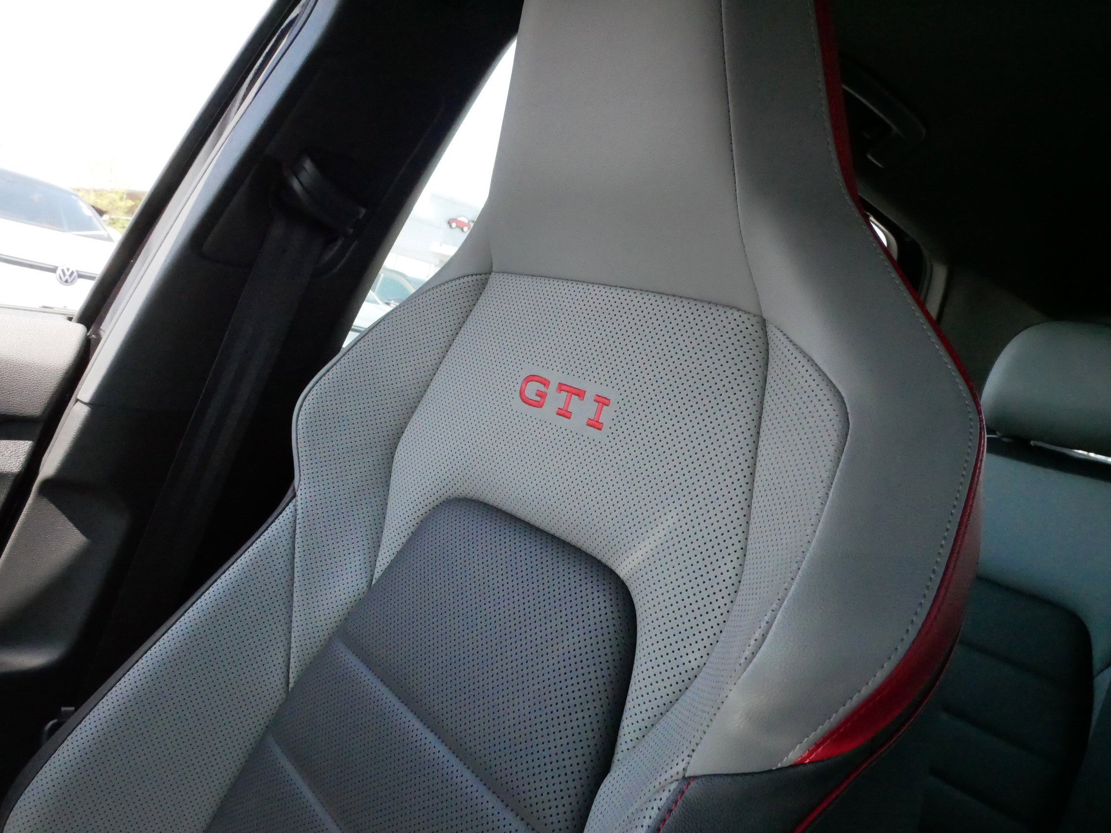 Certified 2023 Volkswagen GTI Autobahn FWD image 31