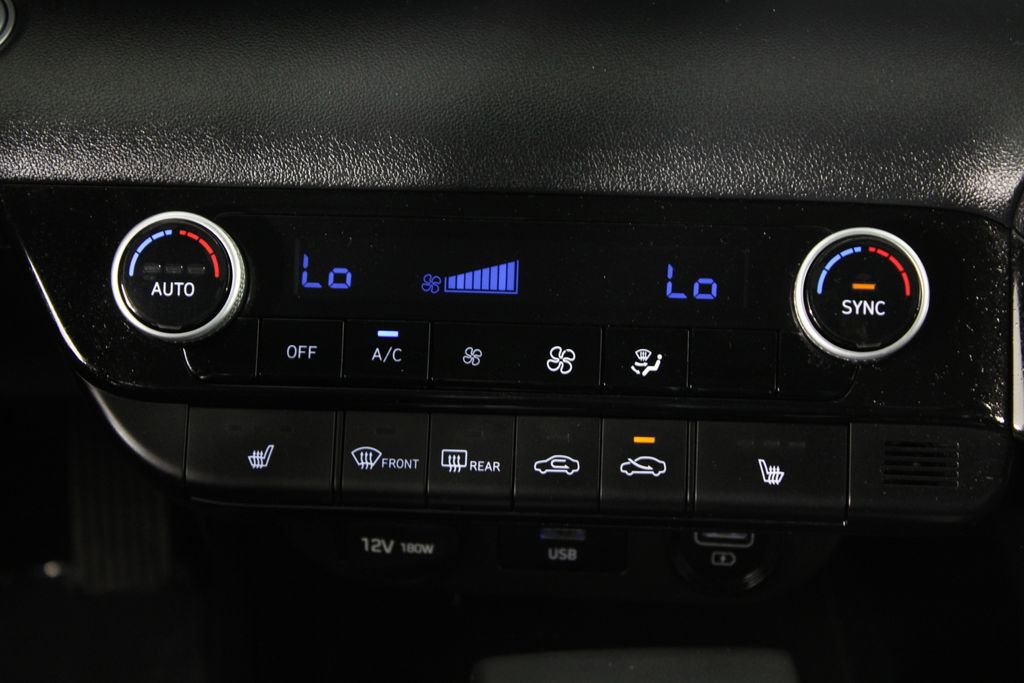 Certified 2021 Hyundai Elantra SEL w/ Convenience Package image 17