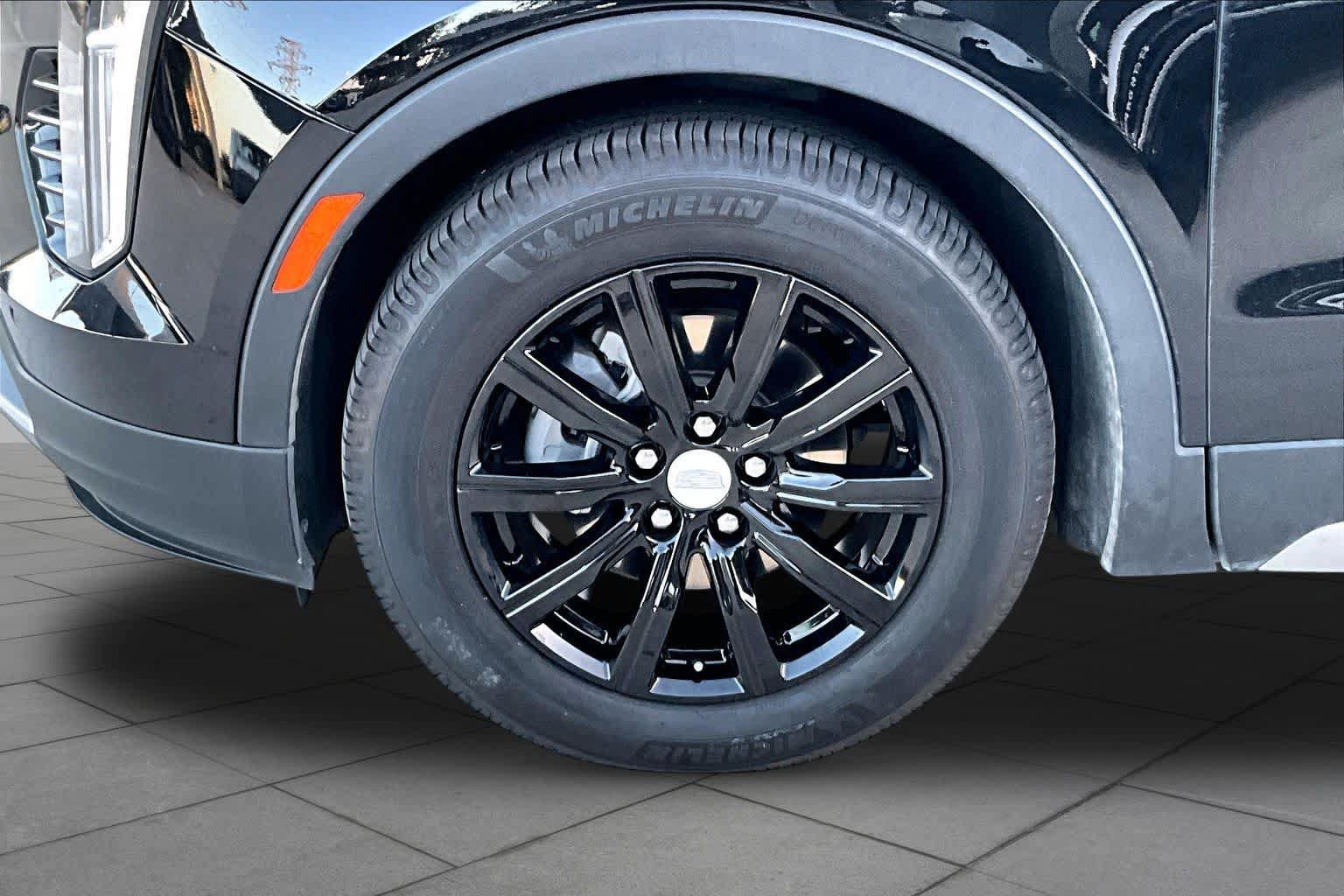 Used 2020 Cadillac XT4 Premium Luxury w/ Cold Weather Package FWD image 10