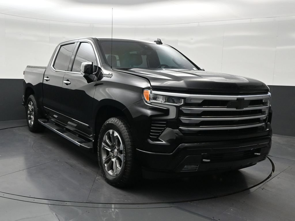 Used 2024 Chevrolet Silverado 1500 High Country w/ Technology Package AWD/4WD image 8