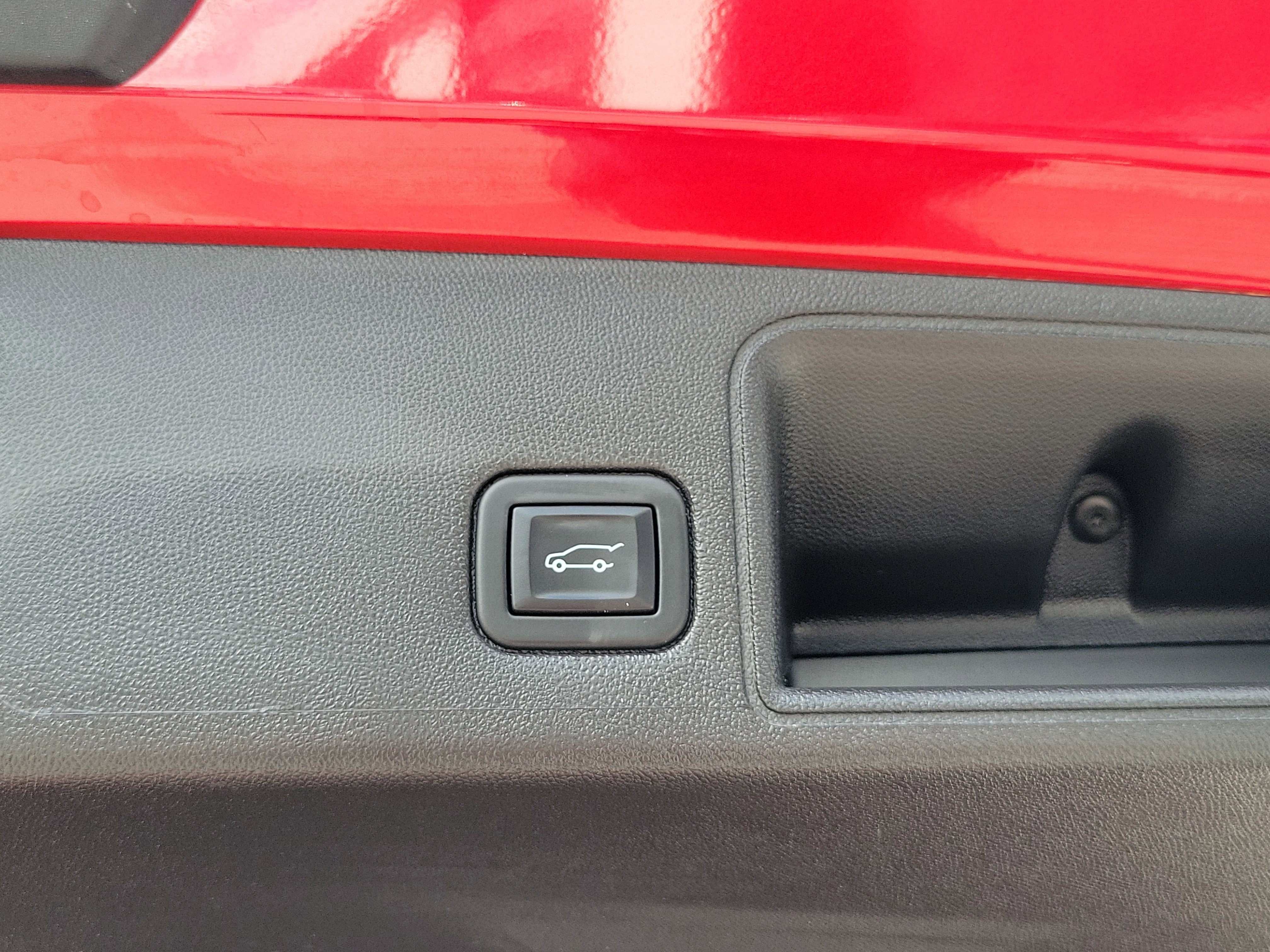 Used 2023 GMC Terrain SLE w/ Driver Convenience Package image 18