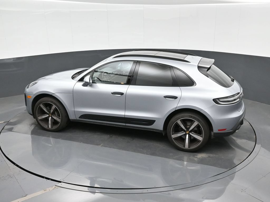 Certified 2023 Porsche Macan AWD/4WD image 27