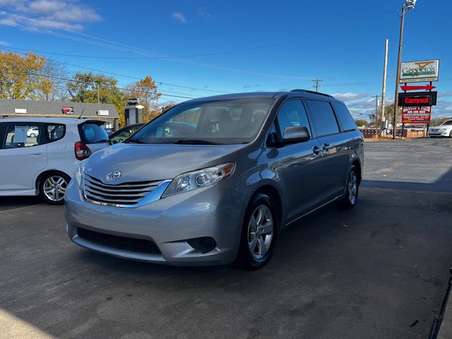 Used 2016 Toyota Sienna LE