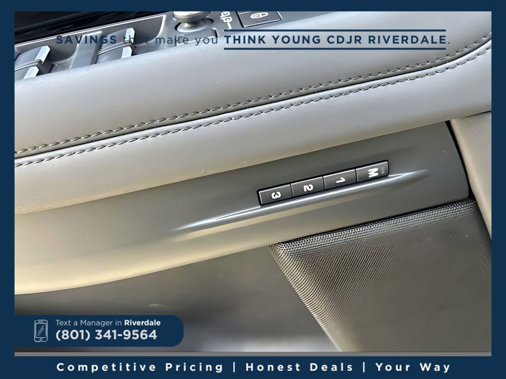 Used 2020 Land Rover Range Rover Evoque SE image 21