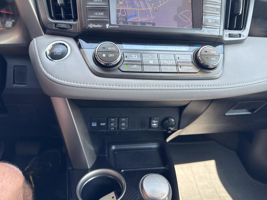 Used 2015 Toyota RAV4 Limited image 25