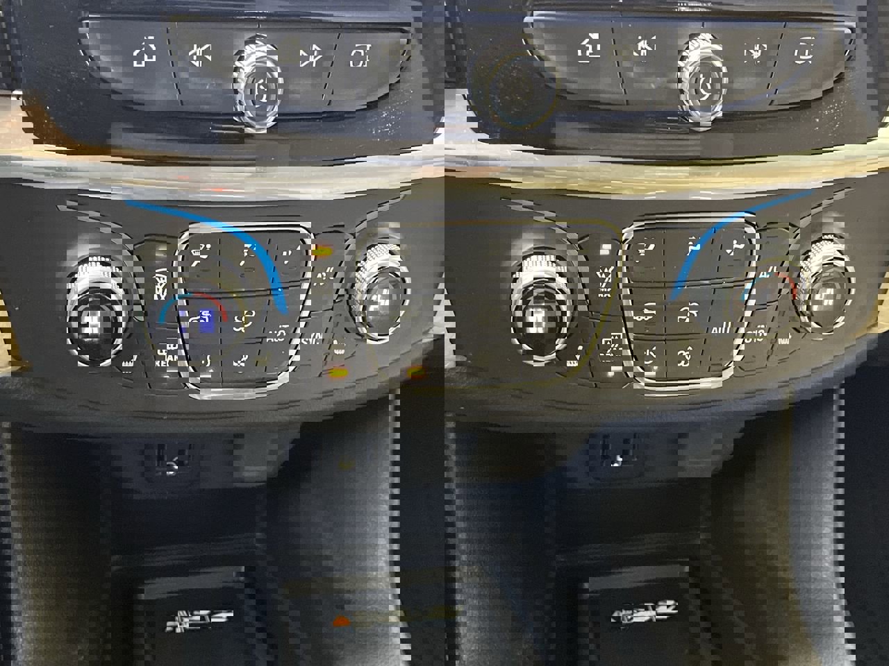 Certified 2022 Chevrolet Traverse LT w/ LPO, Floor Liner Package image 23