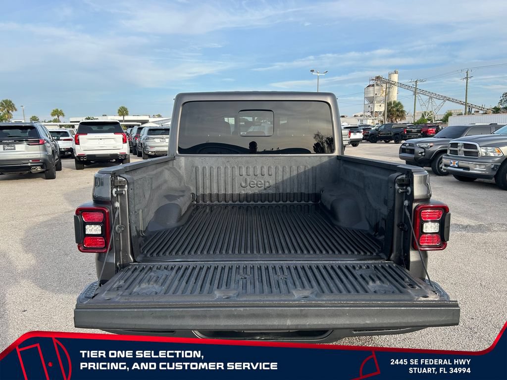 Used 2022 Jeep Gladiator Overland w/ Popular Equipment Package AWD/4WD image 10