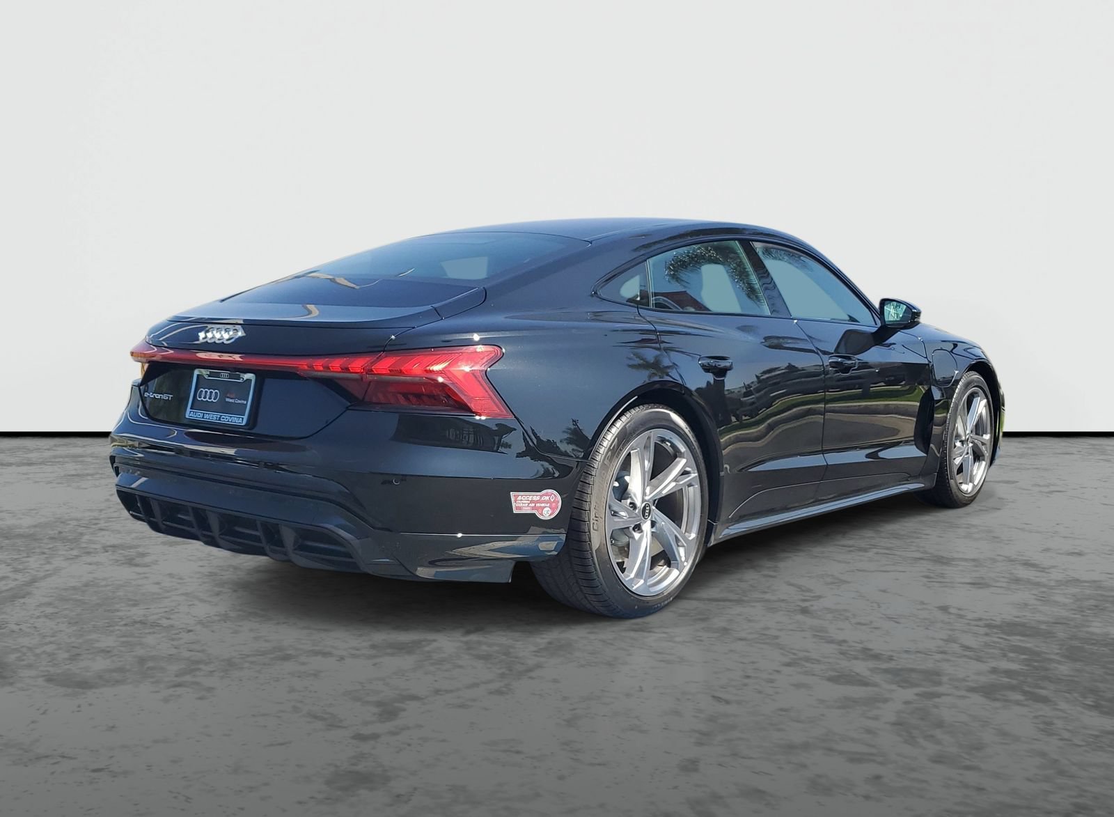 Used 2024 Audi e-tron GT Premium Plus AWD/4WD image 4