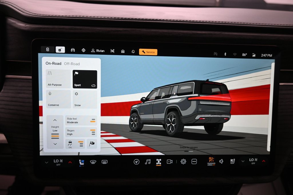 Used 2023 Rivian R1S Adventure Quad AWD/4WD image 12