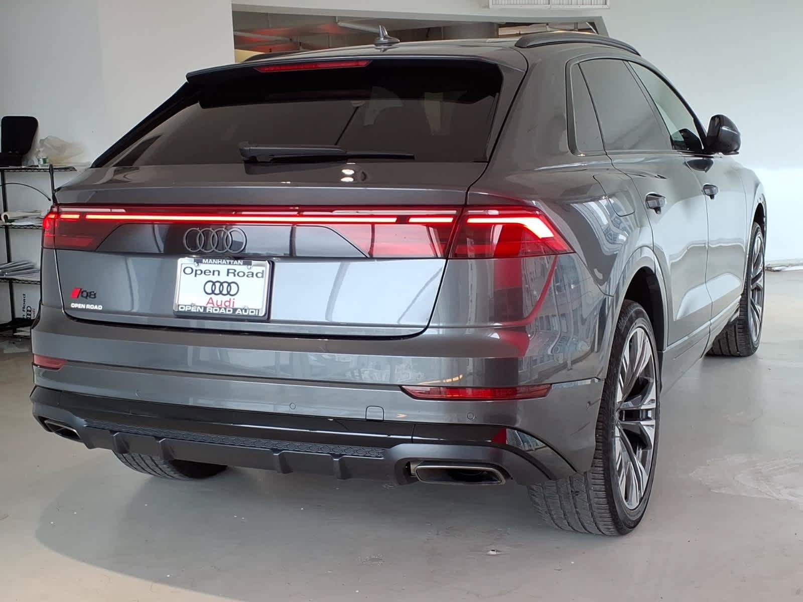 Used 2024 Audi Q8 Prestige w/ Prestige Package AWD/4WD image 3