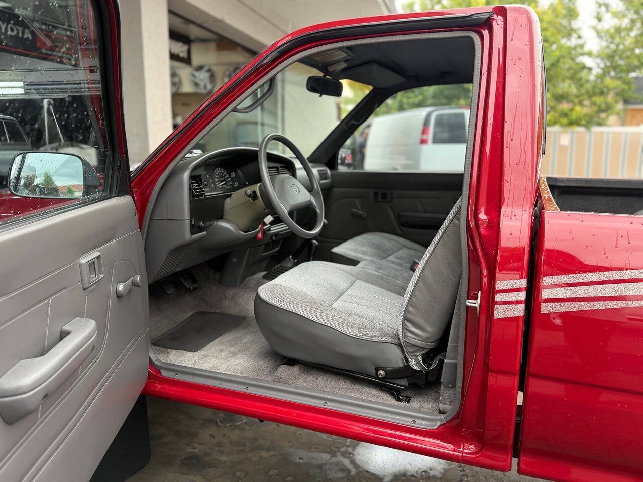 Used 1993 Toyota Pickup Deluxe AWD/4WD image 2
