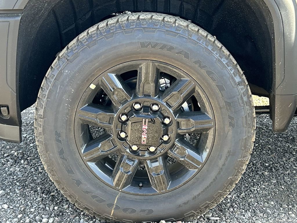 New 2026 GMC Sierra 2500 AT4 w/ Technology Package AWD/4WD image 32