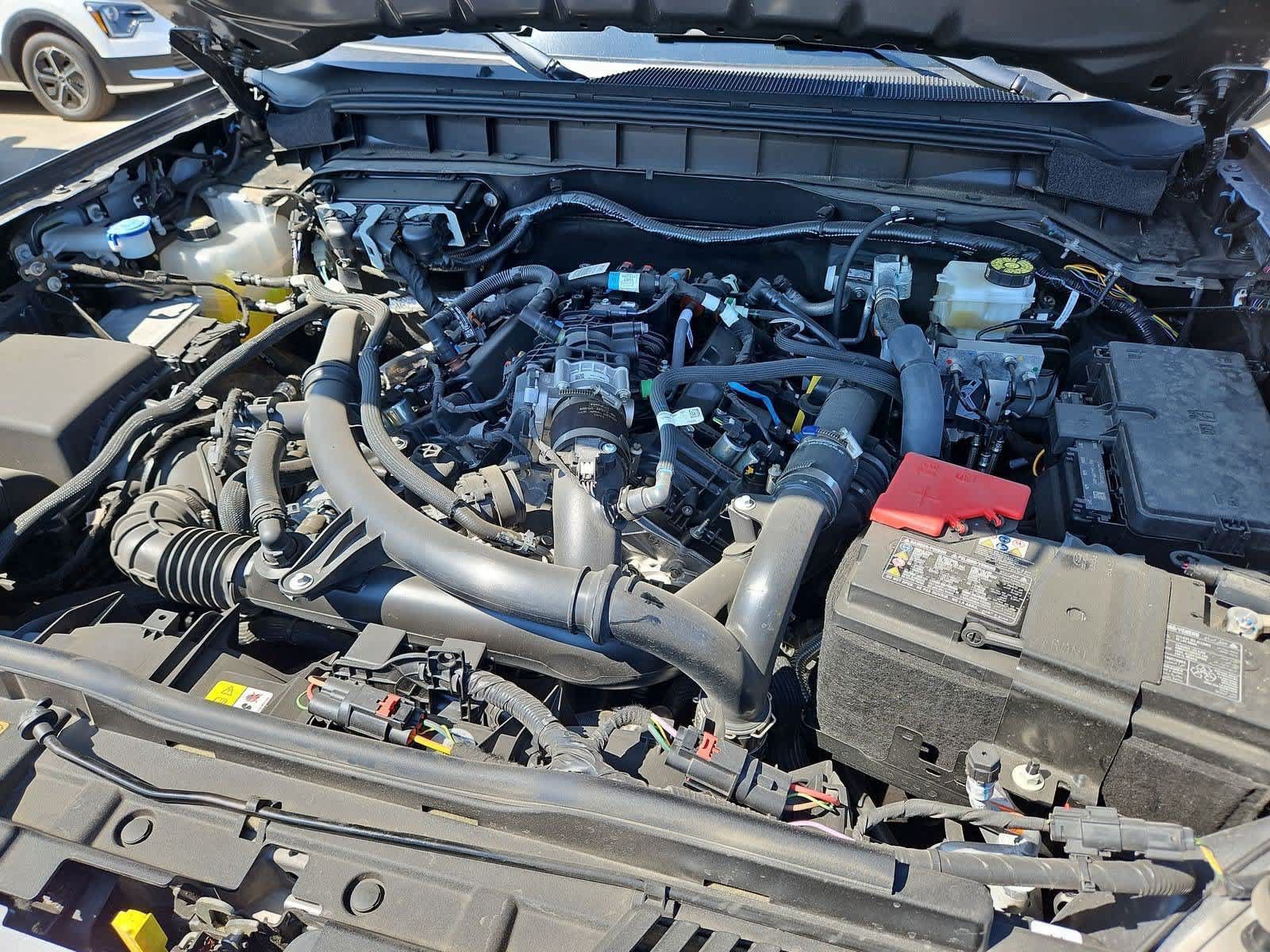 Used 2025 Ford Bronco Badlands AWD/4WD image 14