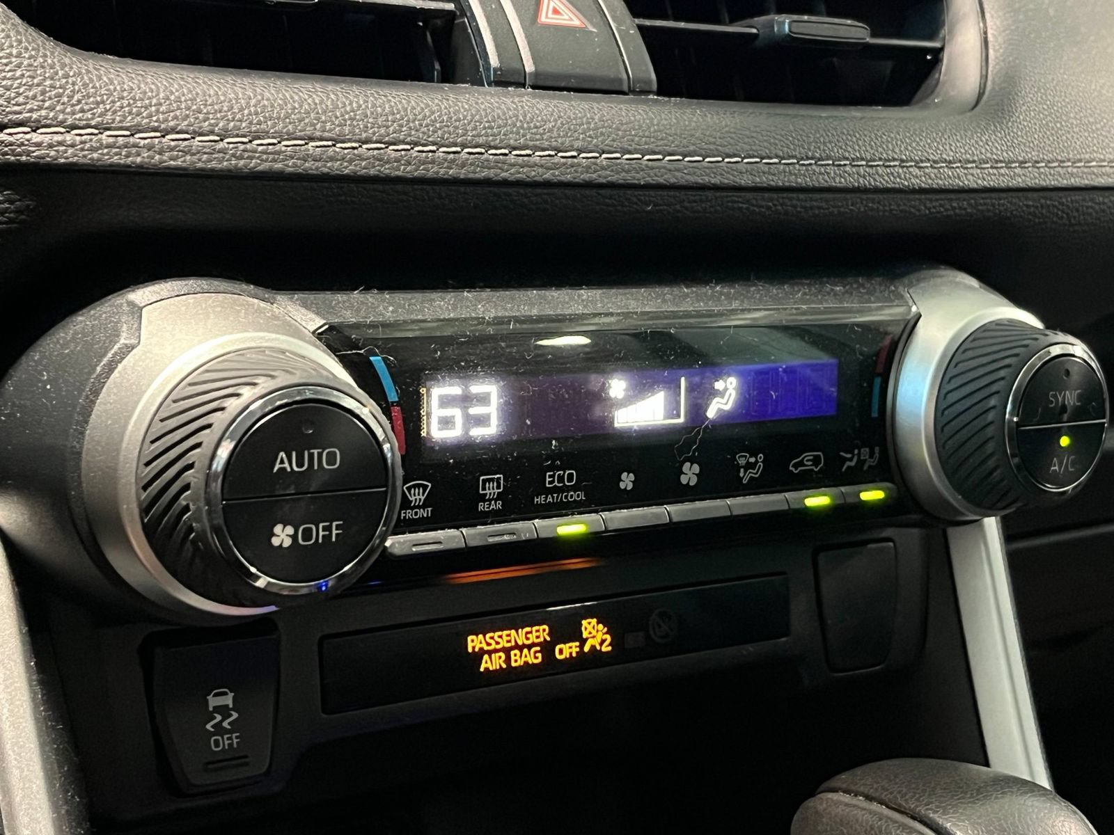 Used 2021 Toyota RAV4 LE AWD/4WD image 23