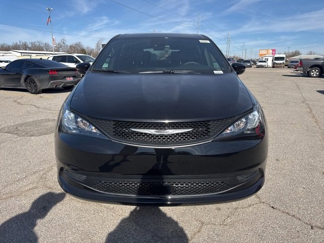 New 2026 Chrysler Voyager LX image 2