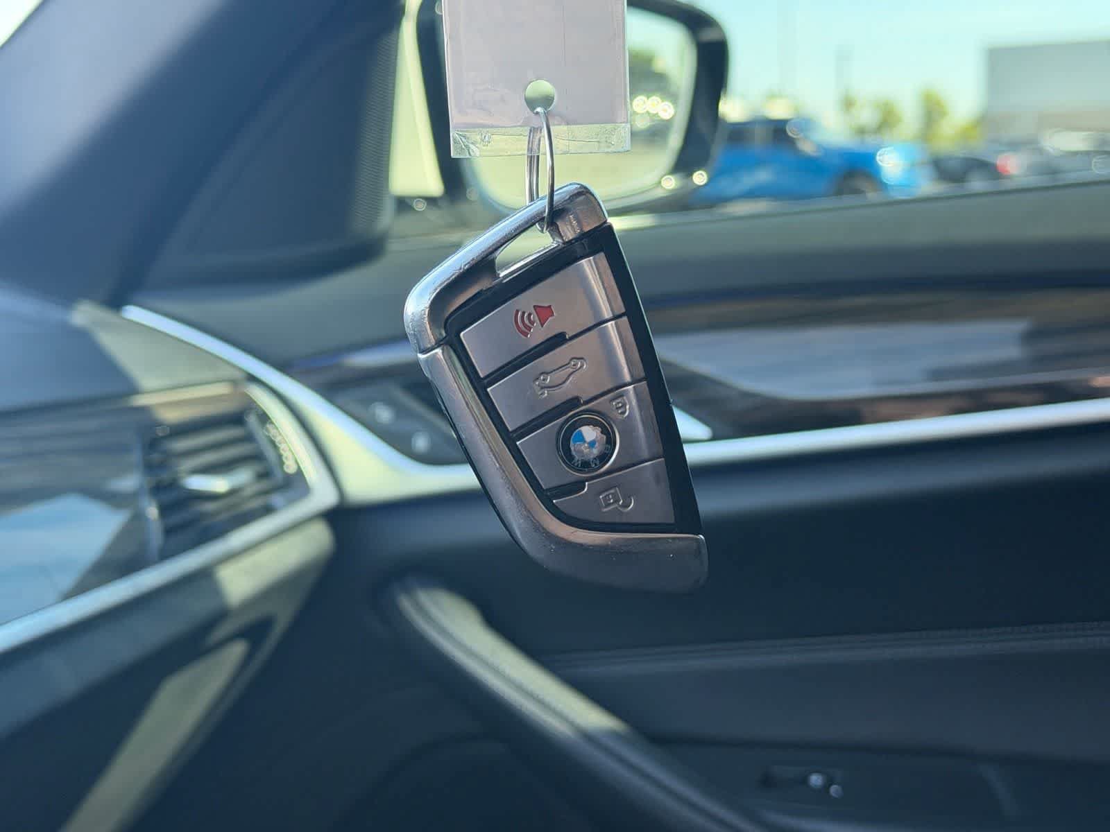 Used 2020 BMW 530i w/ Convenience Package RWD image 27