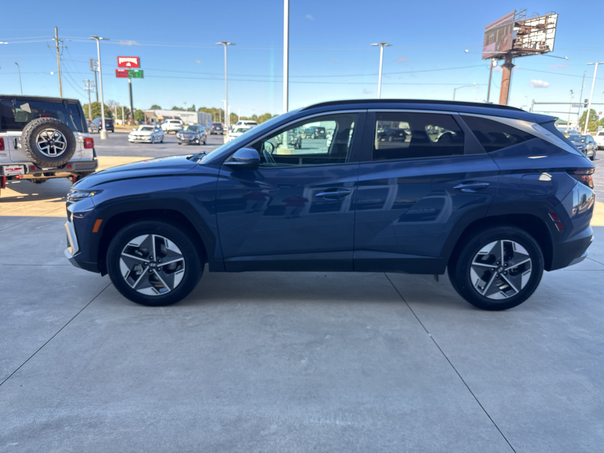 Used 2025 Hyundai Tucson SEL AWD/4WD image 4