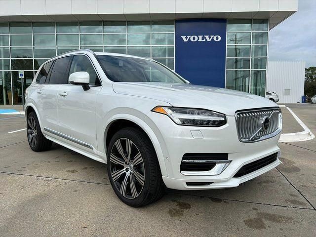 New 2025 Volvo XC90 T8 Plus w/ Protection Package Premier
