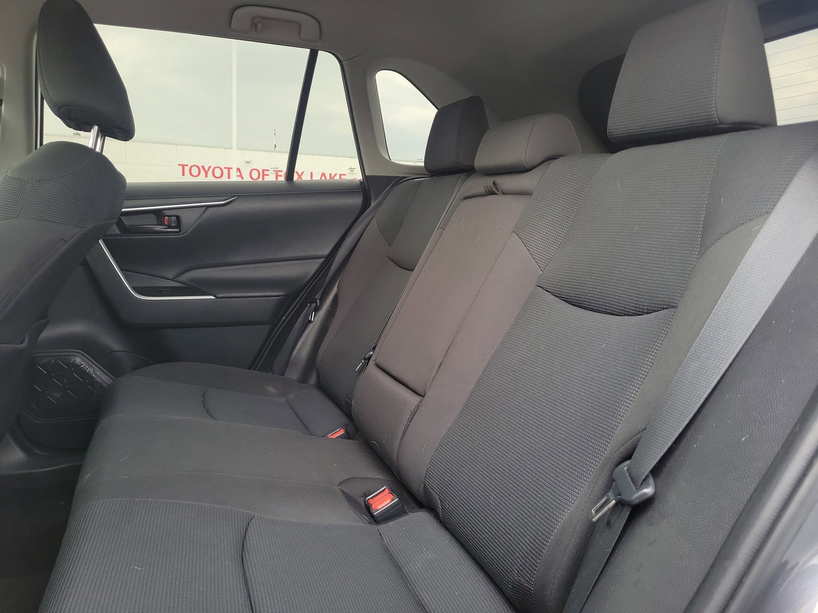 Used 2021 Toyota RAV4 LE AWD/4WD image 9
