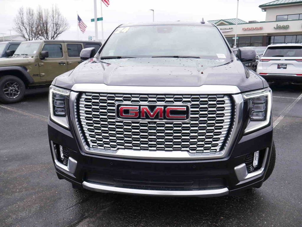 Used 2024 GMC Yukon XL Denali image 3