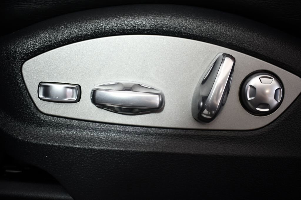 Used 2016 Porsche Macan S w/ Premium Package Plus image 30