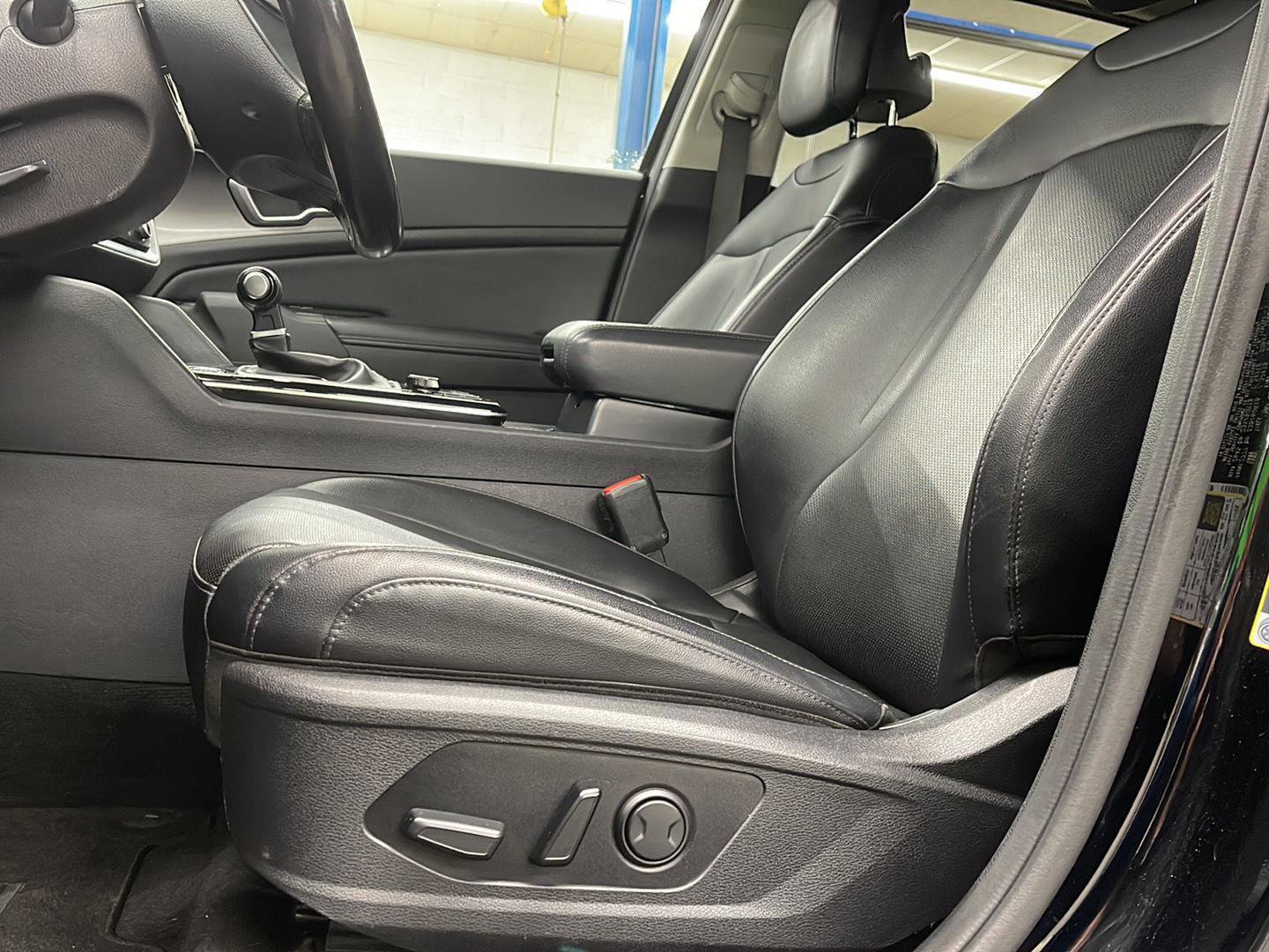 Used 2023 Kia Sportage EX image 15