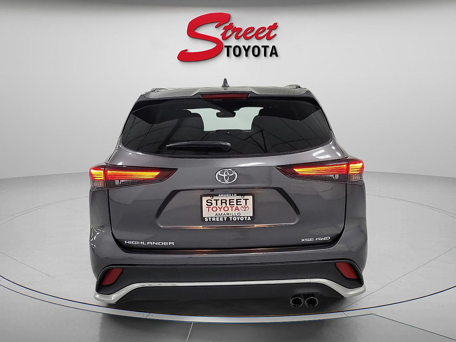Certified 2025 Toyota Highlander XSE AWD/4WD image 3