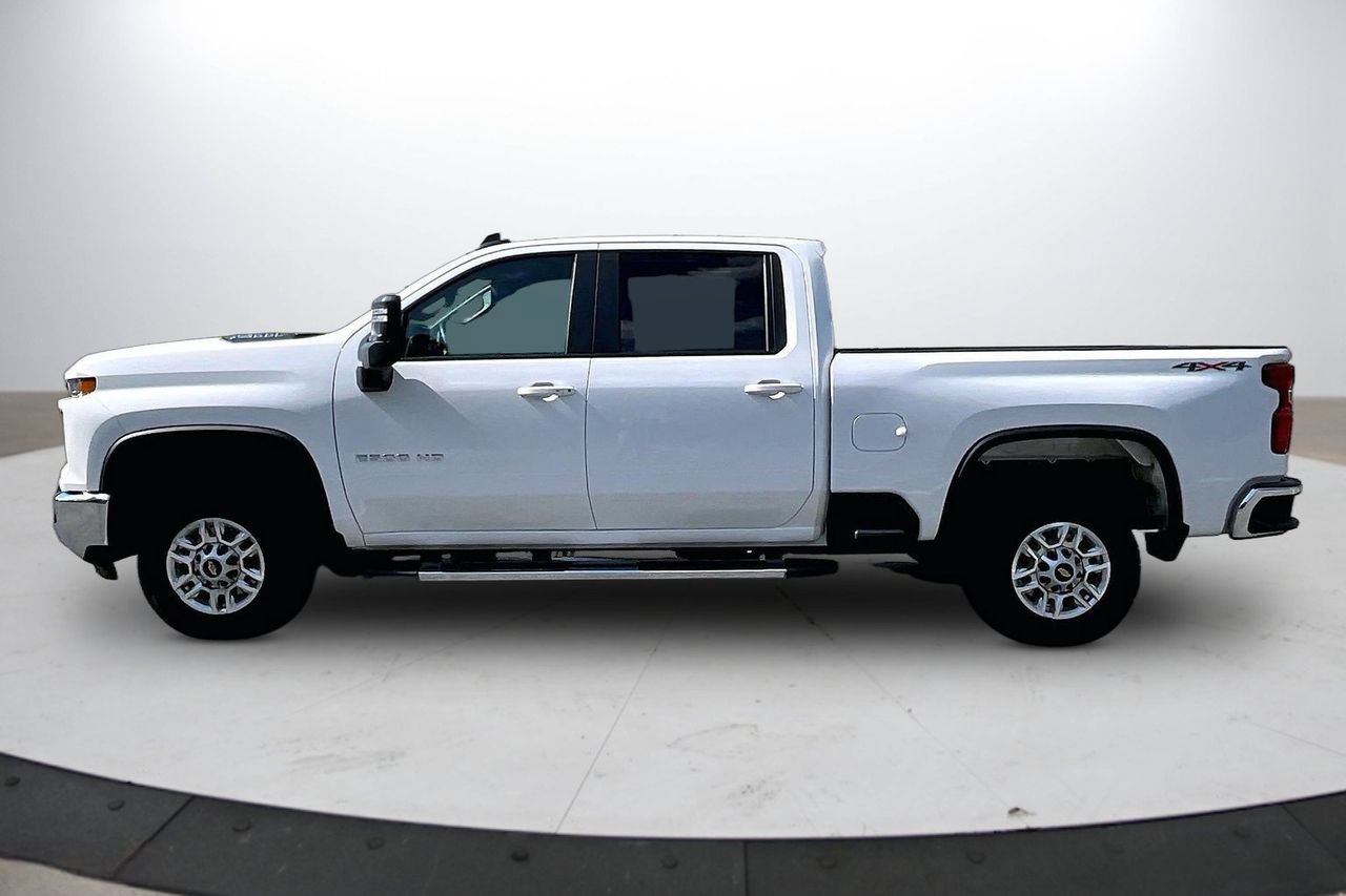 Used 2025 Chevrolet Silverado 2500 LT w/ Convenience Package AWD/4WD image 5