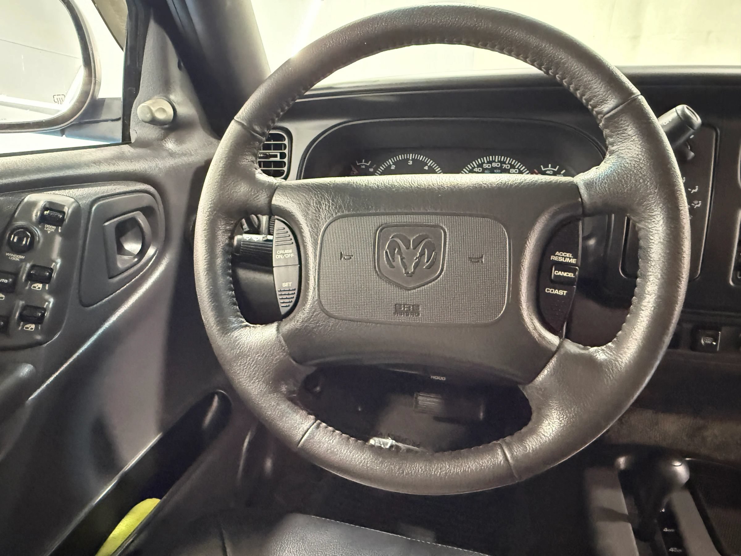 Used 2000 Dodge Durango 4WD image 36