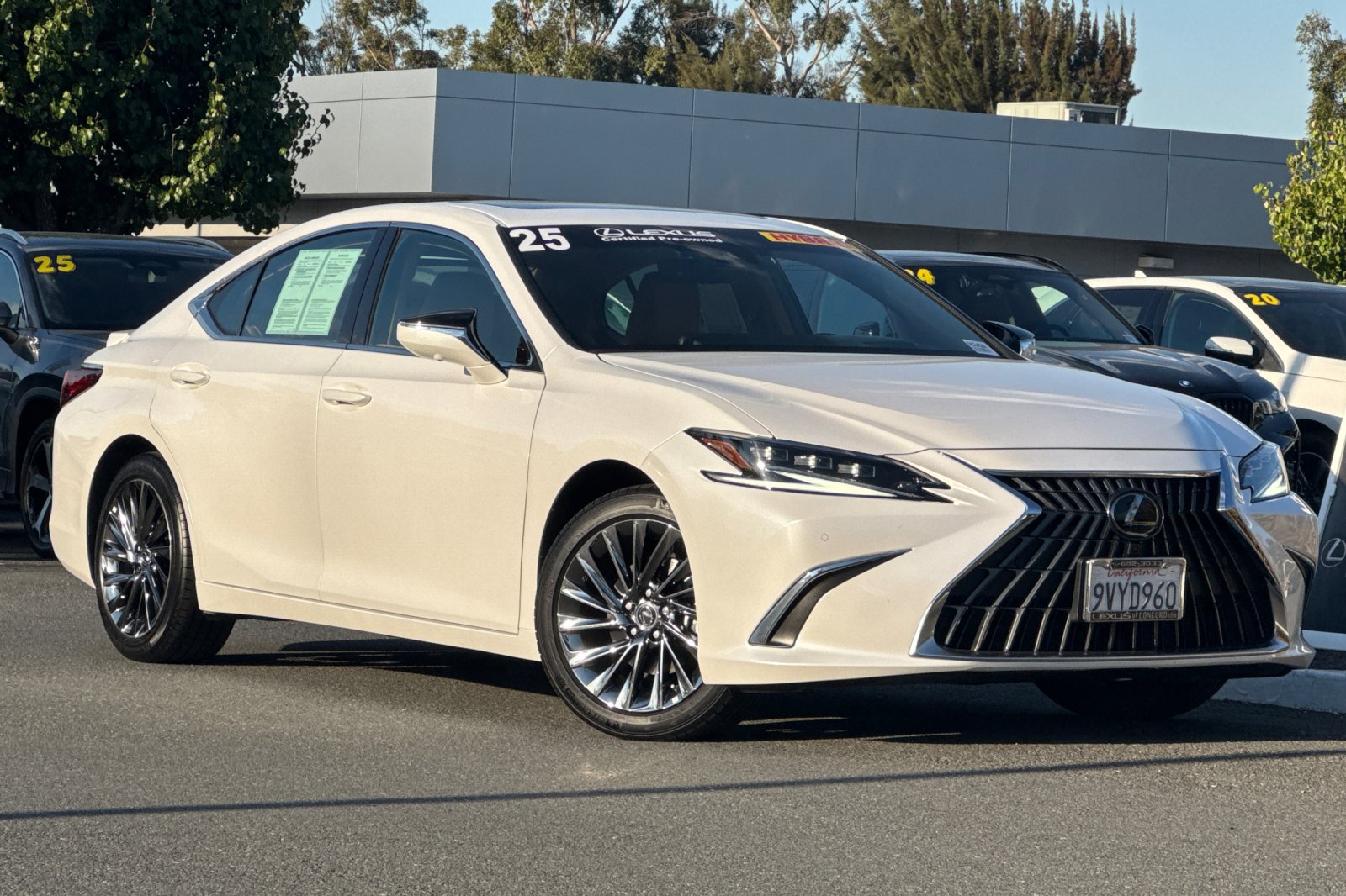 Certified 2025 Lexus ES 300h w/ Accessory Package (Z1) FWD image 2