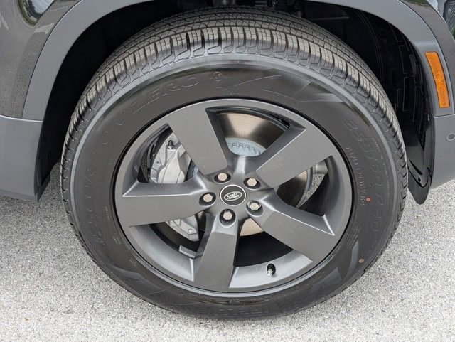 New 2025 Land Rover Defender 110 S image 31