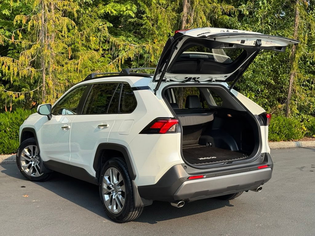 Used 2021 Toyota RAV4 Limited AWD/4WD image 30