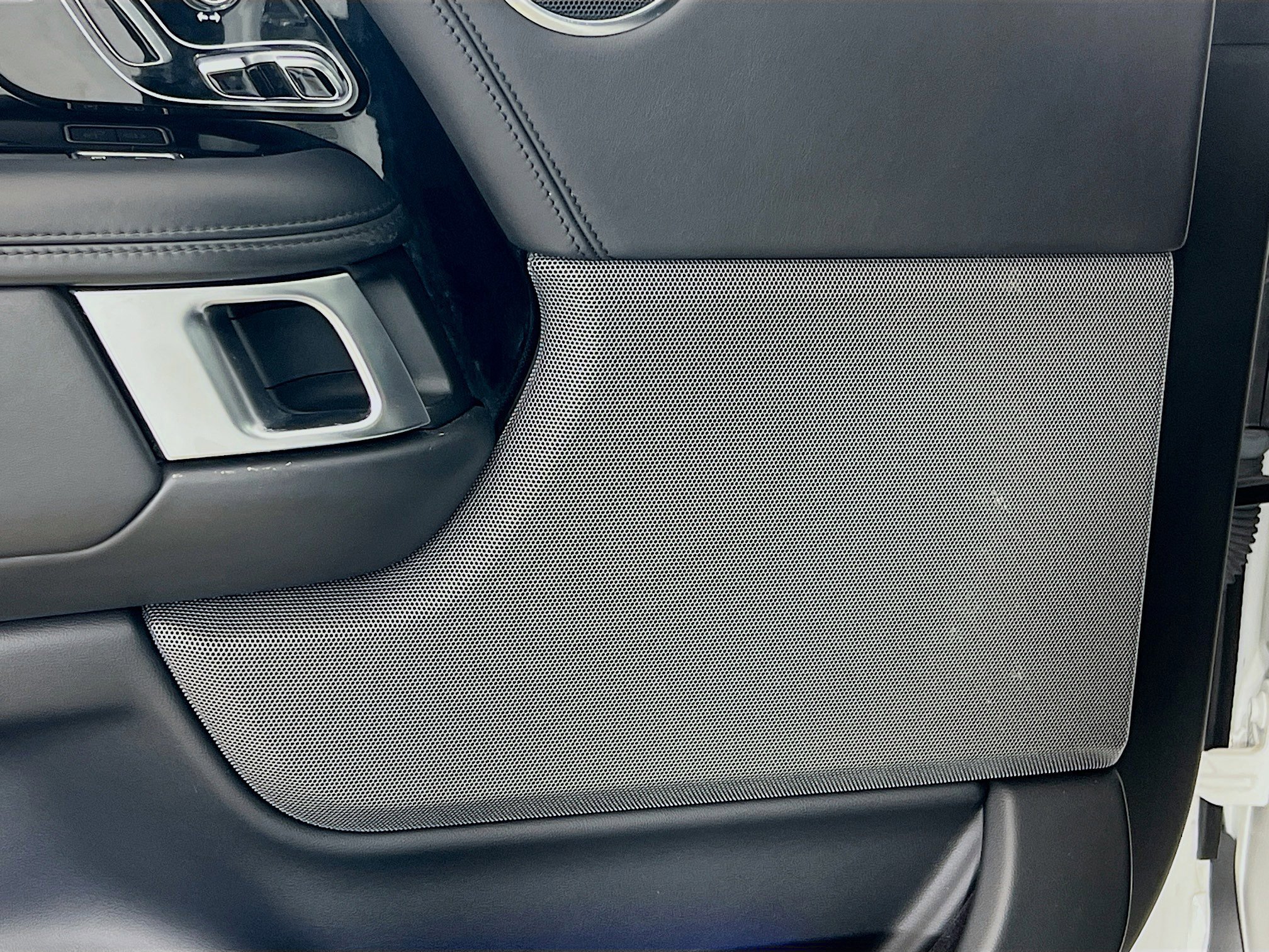 Used 2019 Land Rover Range Rover Autobiography image 19