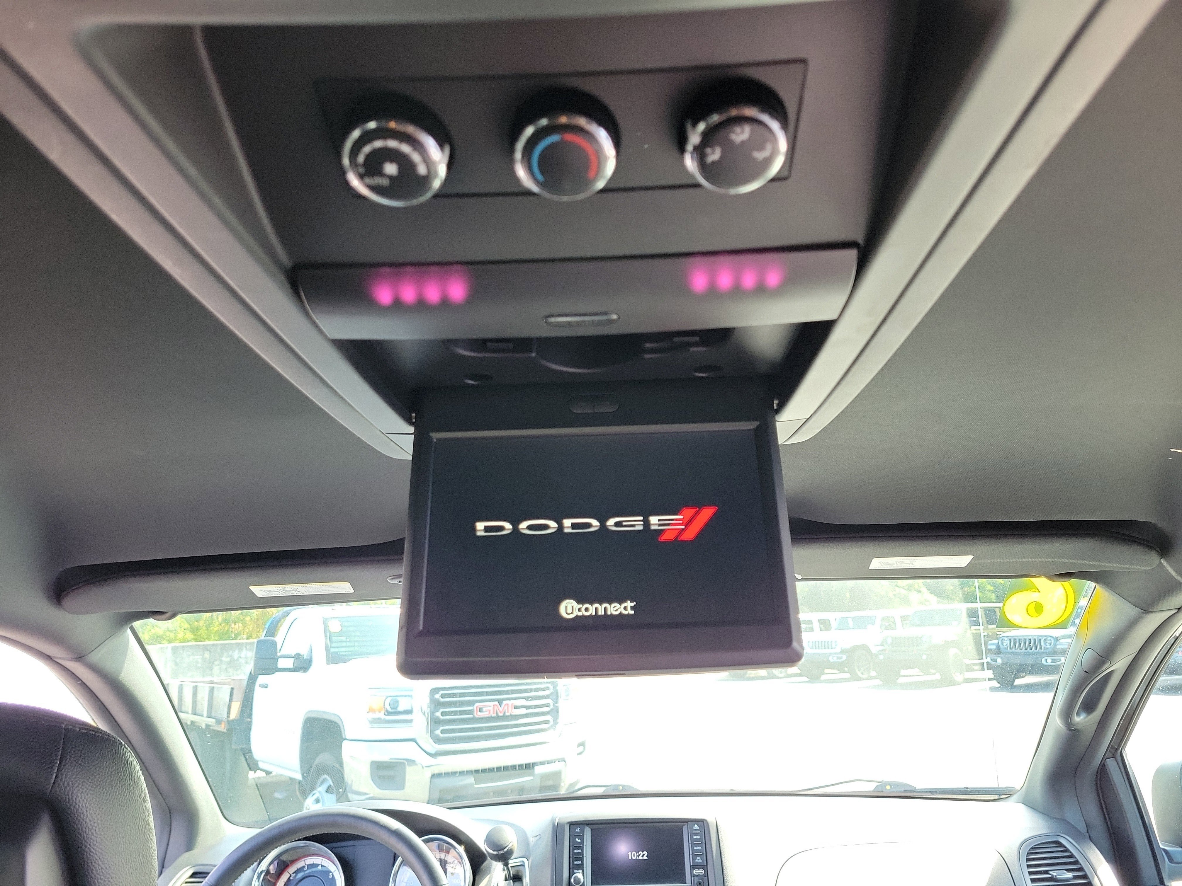 Used 2016 Dodge Grand Caravan SXT FWD image 19