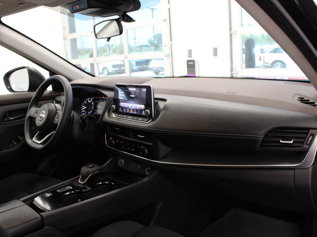 Used 2023 Nissan Rogue S FWD image 15