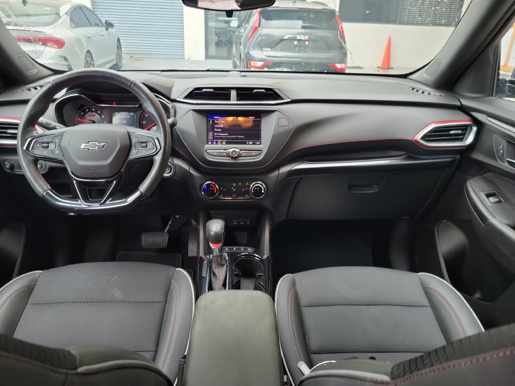 Used 2023 Chevrolet TrailBlazer RS FWD image 3
