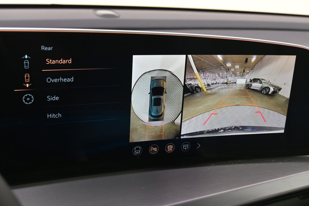 New 2026 Cadillac Vistiq Sport w/ LPO, Floor Liner Package image 29