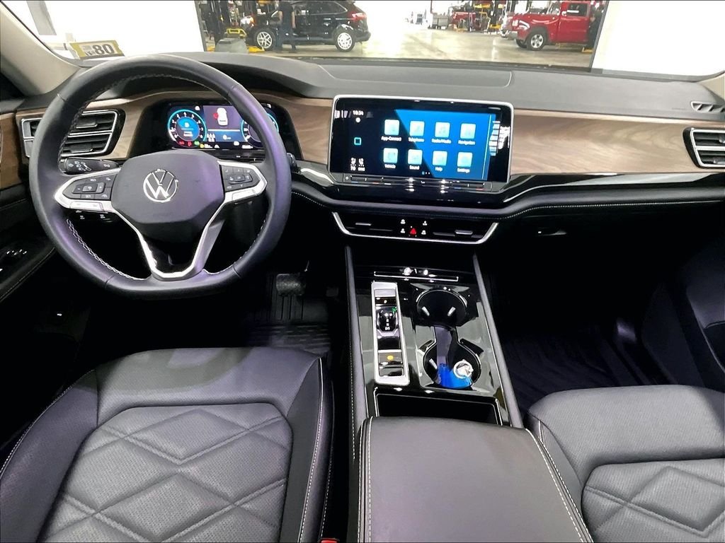 Used 2025 Volkswagen Atlas SE AWD/4WD image 22