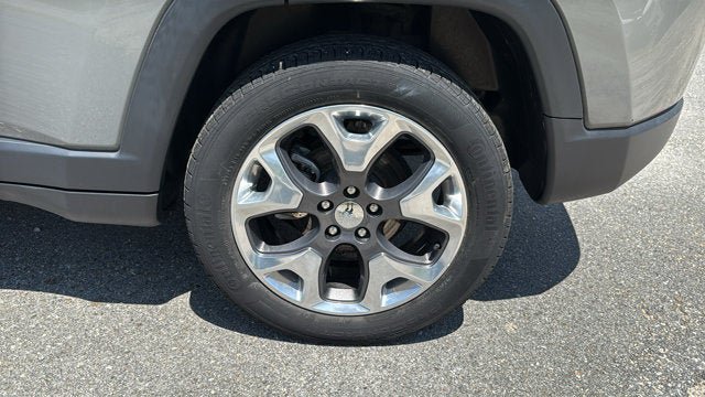 Used 2019 Jeep Compass Limited AWD/4WD image 11